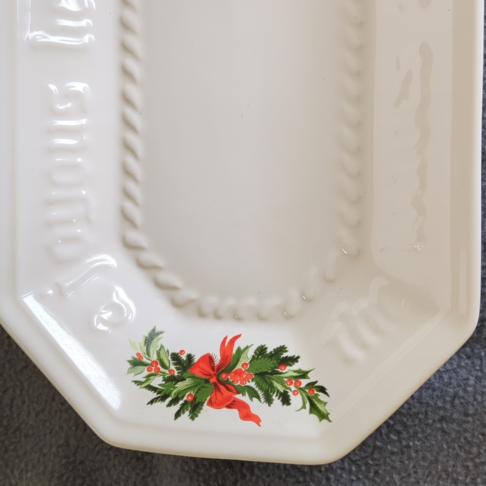 Pfaltzgraff Christmas Heritage Bread Tray.
